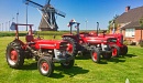 Old Timer tractor tour door Bedum langs tehuizen op Koningsdag tijdens coronacrisis