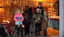 Koperblazers Cultuurcentrum het Hogeland geven concert in een stal in Bedum