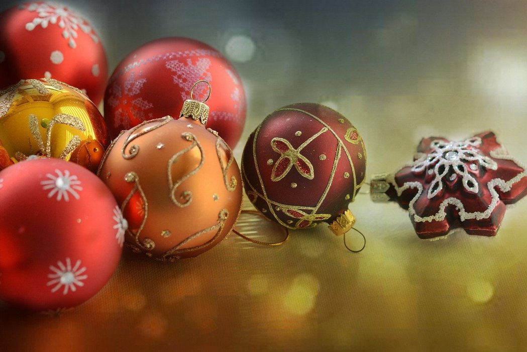 Tips om een houten kerstboom te versieren