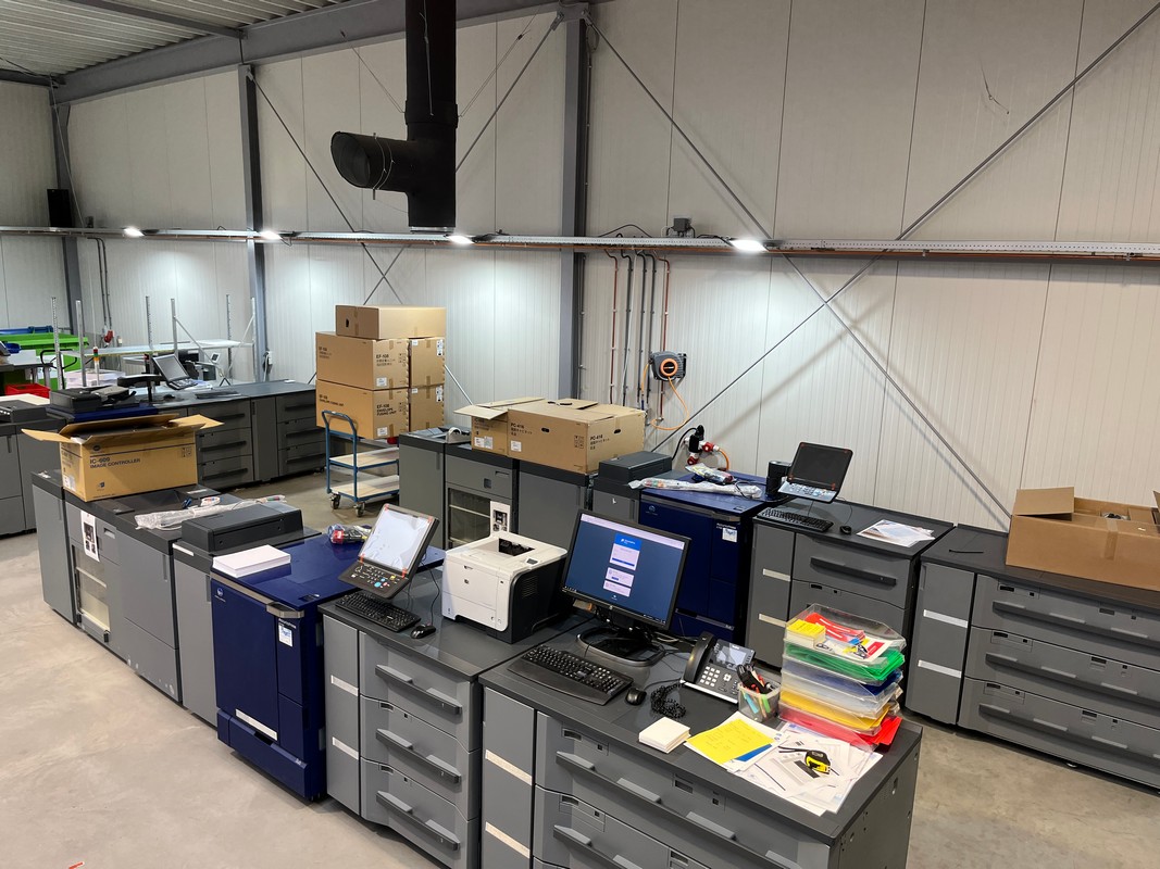 DWCPRINT plaatst twee nieuwe Konica Minolta digitale drukpersen