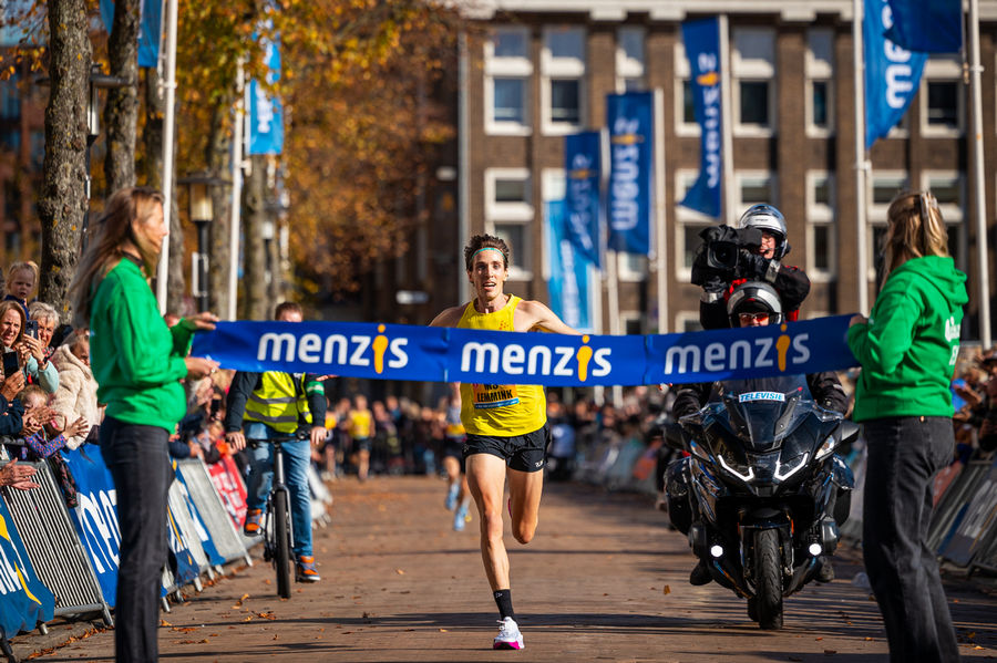 Nik Lemmink wint 37e editie van Menzis 4 Mijl van Groningen