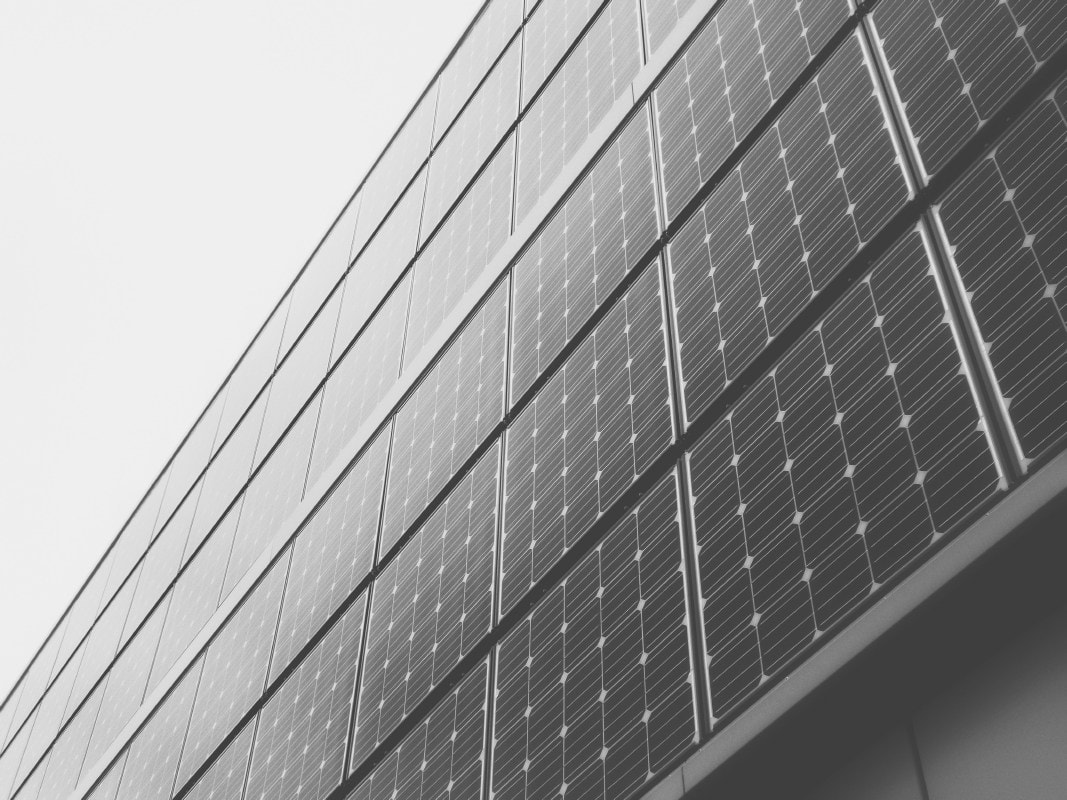 Zonnepanelen op je bedrijfspand: zo pak je het slim aan!
