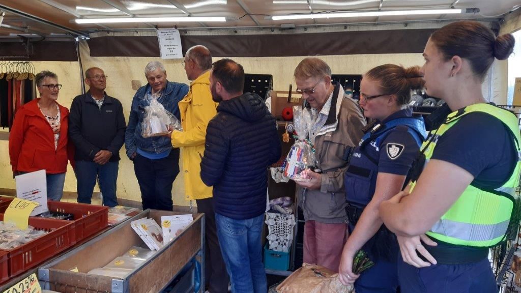 Klaas Detz na 40 jaar afscheid markt in Bedum 2