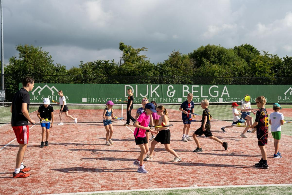 Succesvolle tennisclinic voor kinderen smaakt naar meer LTC Bedum