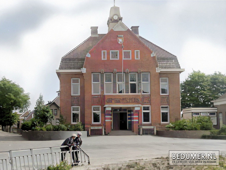 gemeentehuis bedum monument